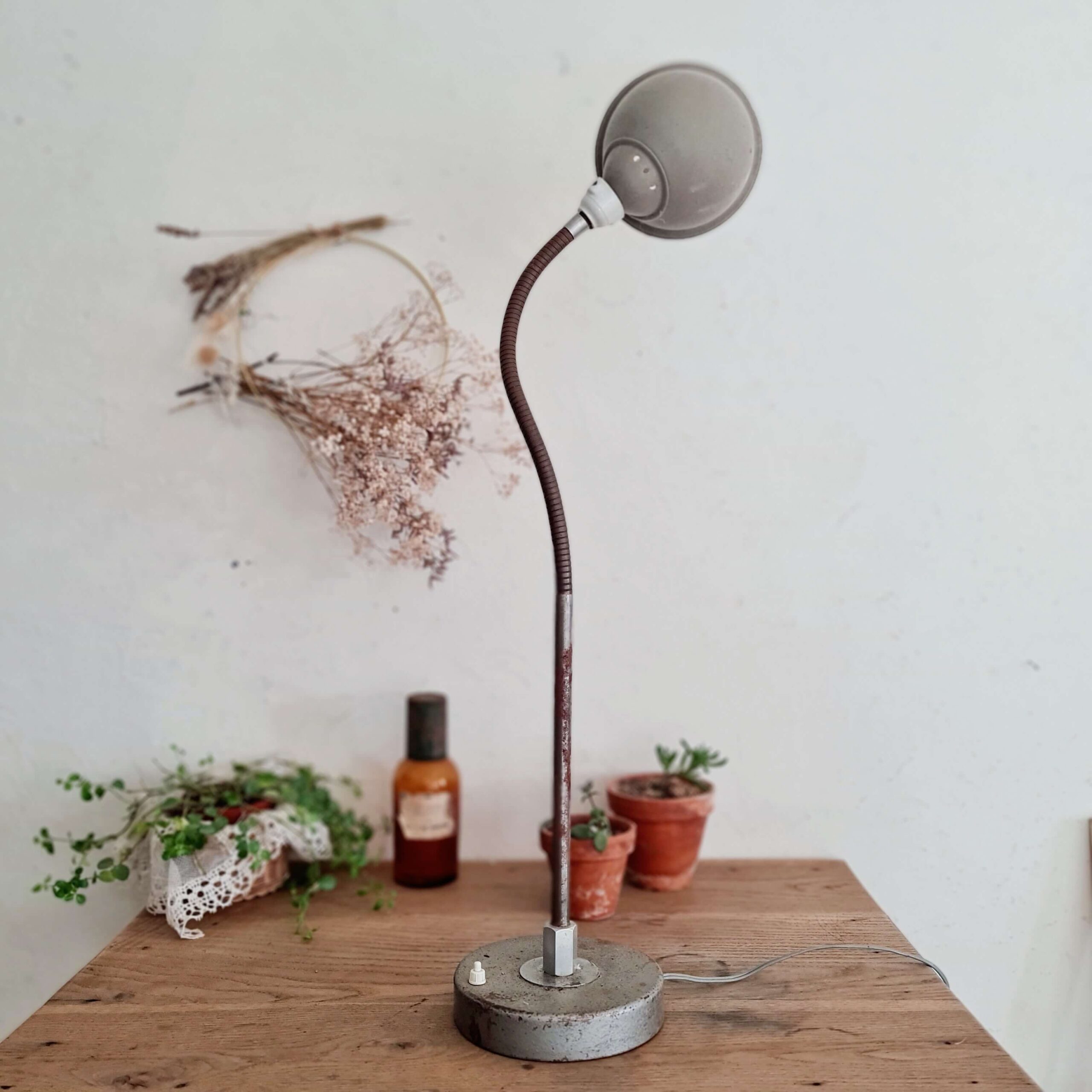 Lampe d atelier industrielle articulée vintage - Brocante en ligne