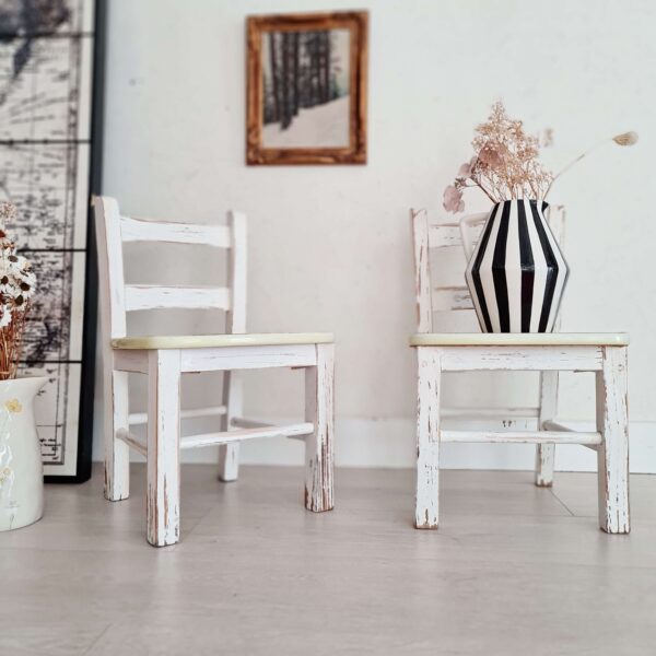 Chaises bistrot enfant blanches