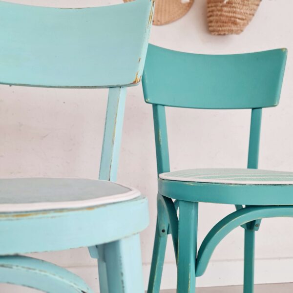 Chaises bistrot bleues velours