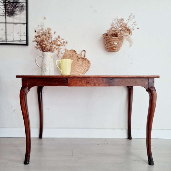 Bureau ancien pieds galbés