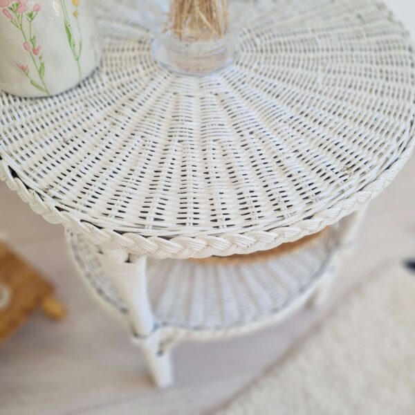 Table ancienne rotin blanche